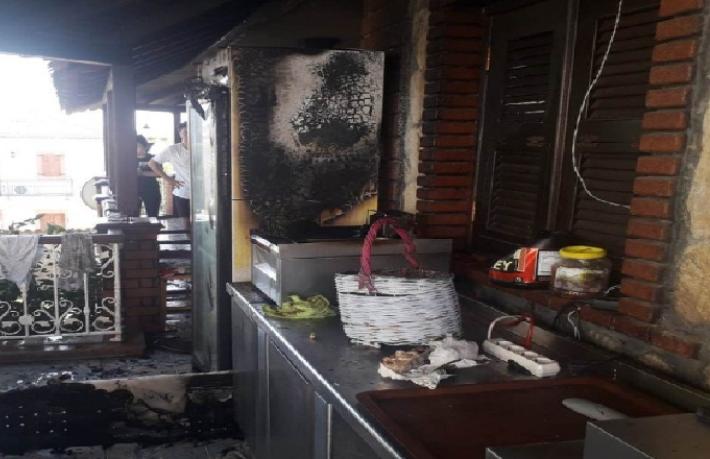 Fritözdeki kaçak oteli yaktı