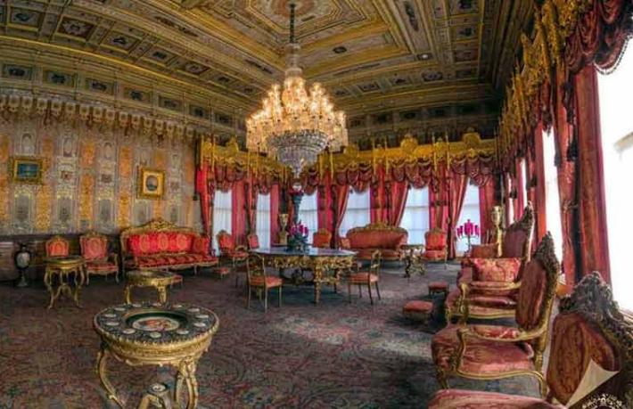 Milli Saraylar para yutuyor