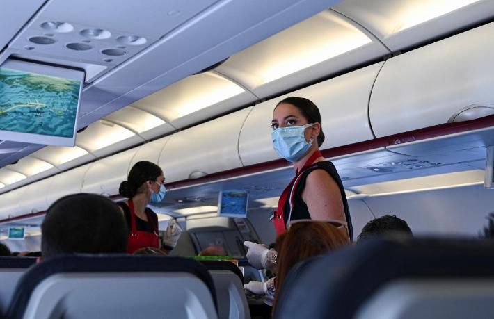 'Corona aşısı uçuşlarda zorunlu olmalı mı' kavgası…