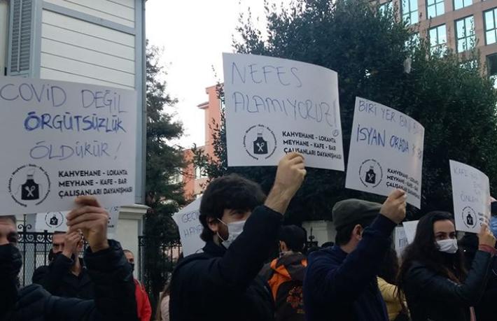 Kafe-Bar Çalışanları Dayanışması'ndan sessiz eylem
