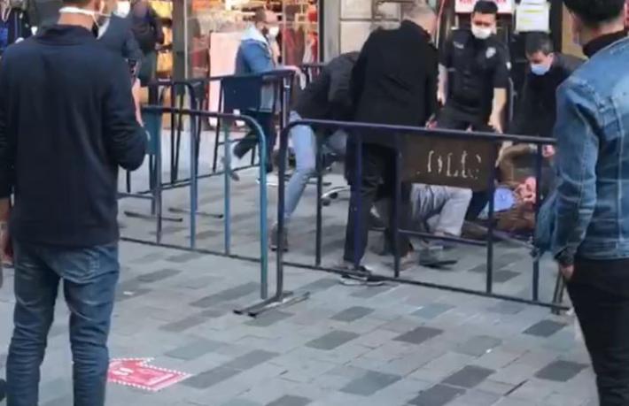 Beyoğlu'nda tekme tokat 'sosyal mesafe' kavgası