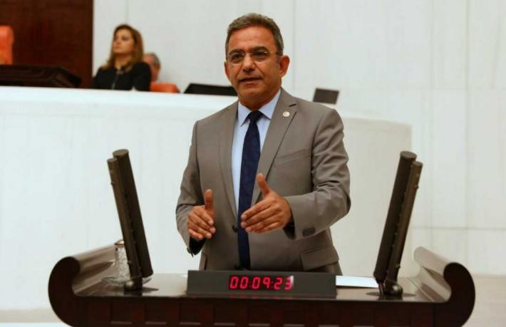 Bakanın özrü kabahatinden büyük, derhal istifa etmeli