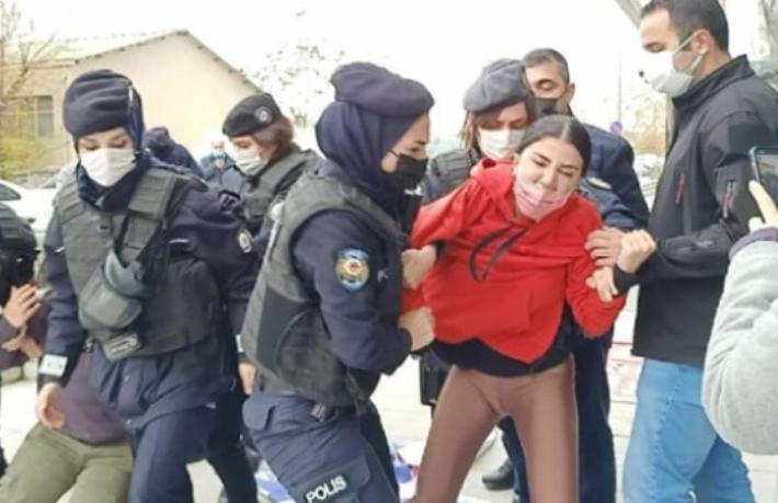 Atlas Global çalışanları yaka paça gözaltına alındı