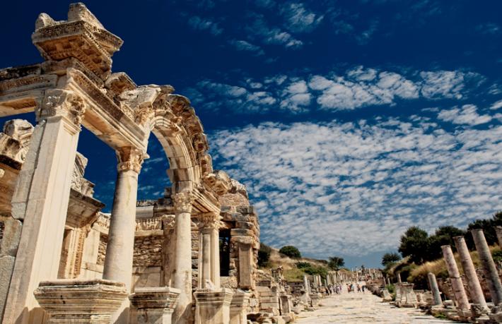 Müzeleri sadece turistler gezebiliyor