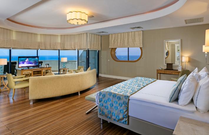 Otellerin yarısı şalter indirdi