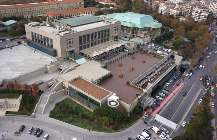 Bakanlık Lütfi Kırdar’da ne yapmaya çalışıyor?