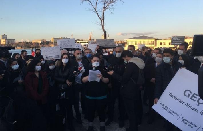 ''Geçinemiyoruz’ diyen turizm çalışanları eylem yaptı