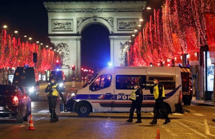 Fransa'da gece sokağa çıkma yasağı uzatıldı