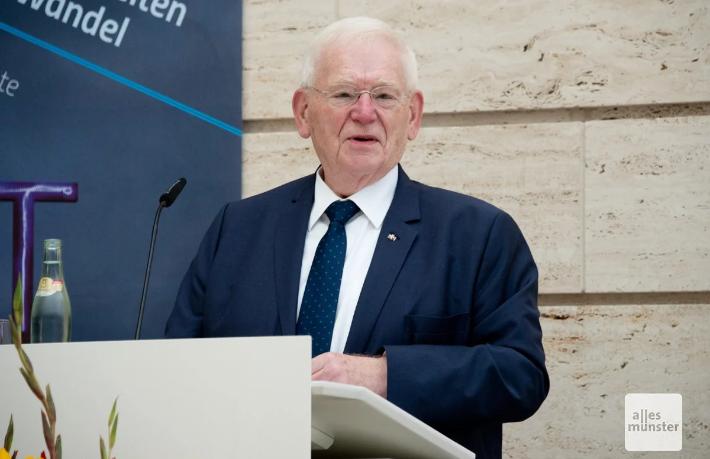 Alman siyasetçiden Bakan Ersoy'a övgü:  Pandemi sürecinde olağanüstü bir iş çıkardı