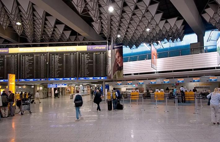 Frankfurt Havalimanı’nda alarm: Terminal boşaltıldı