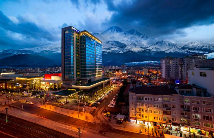 Radisson Blu Hotel Kayseri'den sömestr tatiline özel kayak paketi