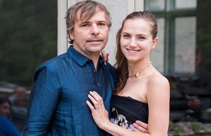 Aşı olmak için kendilerini motel çalışanı olarak tanıttılar