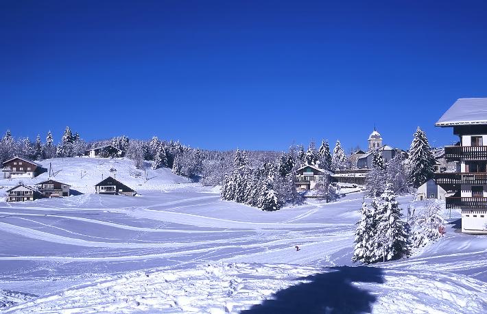 Fransa ve İsviçre sınırındaki kayak merkezi krize neden oldu