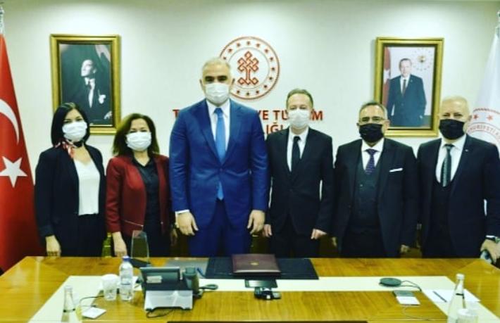 Bakan Ersoy, TUR-İD yönetimi ile bir araya geldi