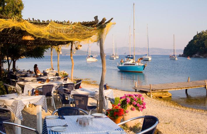 Yunanistan turizm bölgelerinde aşılamaya başlıyor