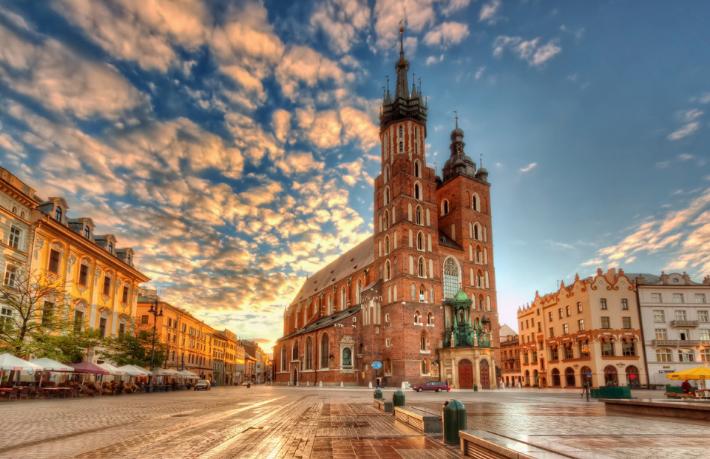 Polonya’da oteller yeniden açılıyor