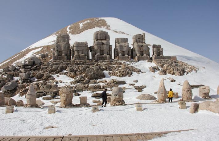 Nemrut Dağı sezonun ilk turistlerini ağırladı