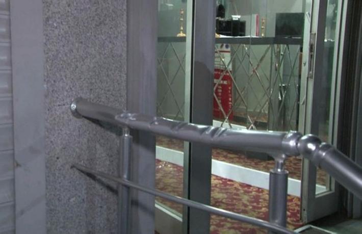 Otele satırlı saldırı... Kira anlaşmazlığı yüzünden otel bastı