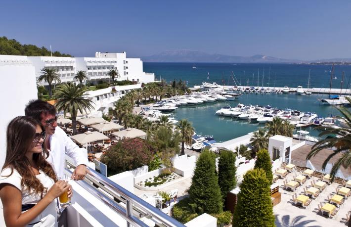 Çeşme’nin ünlü oteli 1 Nisan’da sezonu açıyor