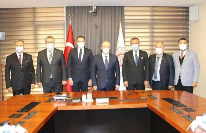 İş insanlarından turizm için aşı çağrısı