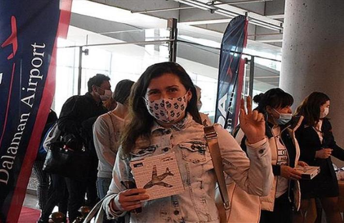 Dalaman'a ilk Ukraynalı turist kafilesi geldi