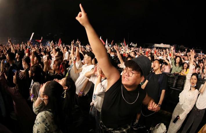 Her şeyin başladığı yerde maskesiz ve mesafesiz festival