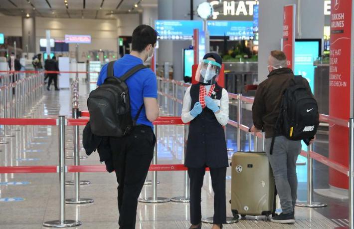 Mutant virüs taşıyan İngiliz turiste Türkiye’de turist muamelesi gösteriliyor