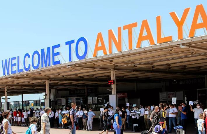 Türkiye ilk adımı attı... Rusya’ya,  Antalya'da turizm güvenliğini görüşme önerisi