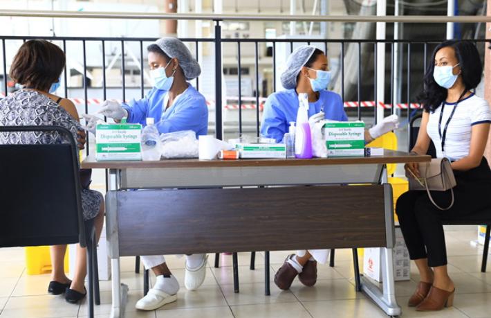 Etiyopya Havayolları çalışanlarını aşılıyor