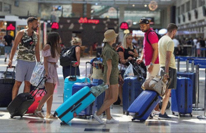 Türkiye'ye ilk 4 ayda ne kadar turist geldi?