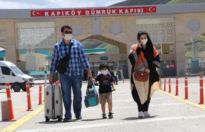 Van'da turist sevinci... Kapılar açıldı, gelmeye başladılar