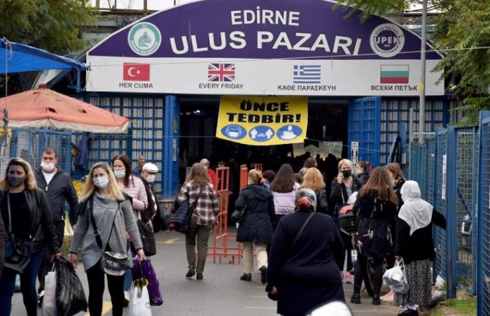 Bulgar turistlerin akın ettiği Ulus Pazarı 6 ay sonra açıldı