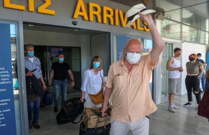 O ülkeye akın ettiler... Binlerce dolar harcıyorlar