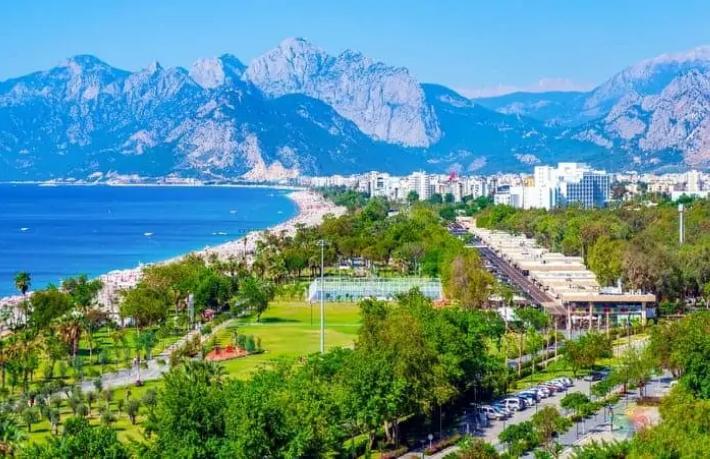Antalya iki önemli zirveye ev sahipliği yapıyor