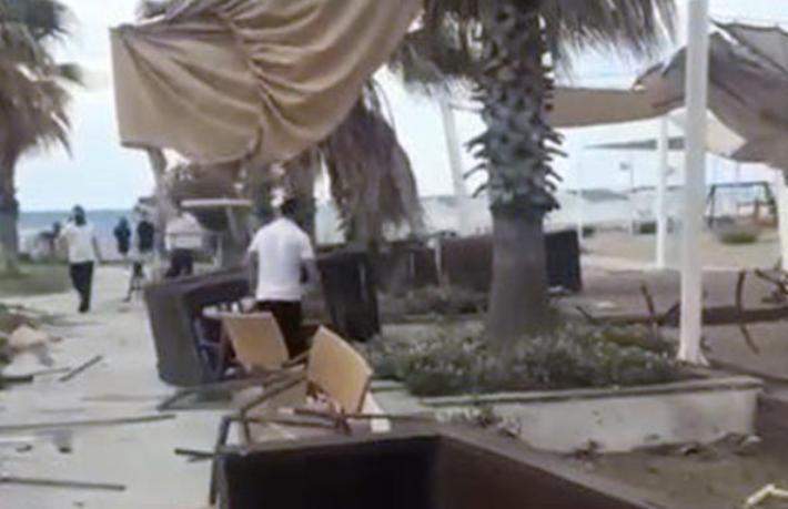 Antalya'da hortum oteli savaş alanına çevirdi