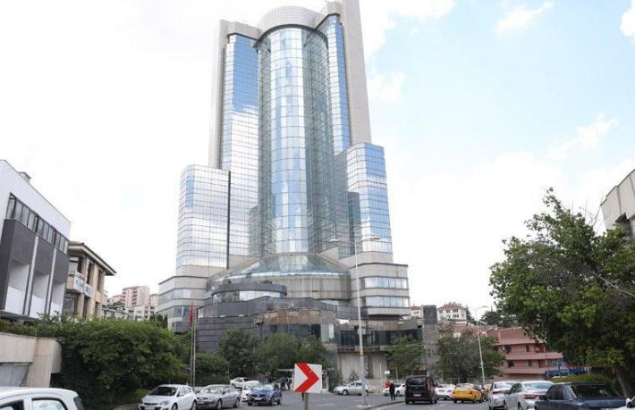 150 Milyon Dolar harcadı, Alman bankası oteli elinden aldı