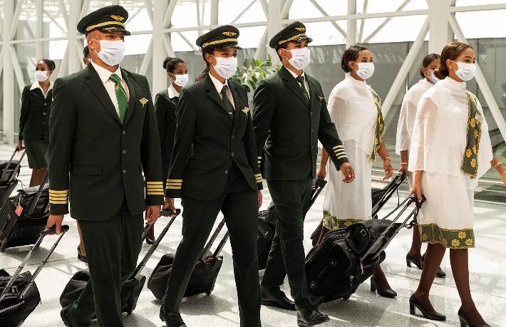 Etiyopya Havayolları, tamamen aşılanmış uçuş ekibiyle uçuşlarına başladı