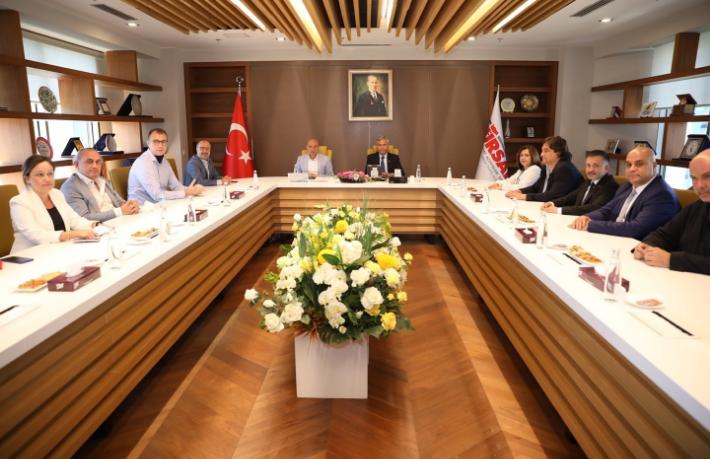 Başkan Soyer TÜRSAB'ı ziyaret etti