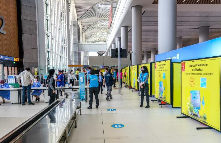 İstanbul Havalimanı'nda yolcular aşılanıyor
