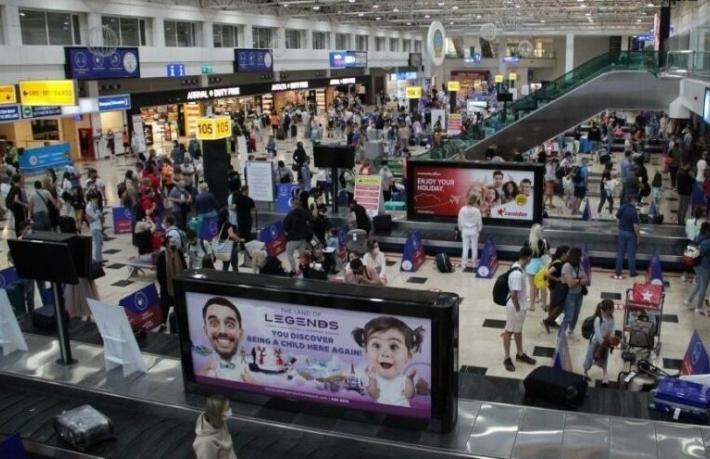 Antalya'ya hafta sonu 128 bin turist geldi