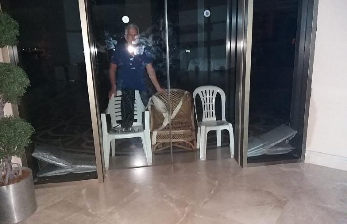 Veli Çilsal kendini otele kilitledi... Polis oteli bastı