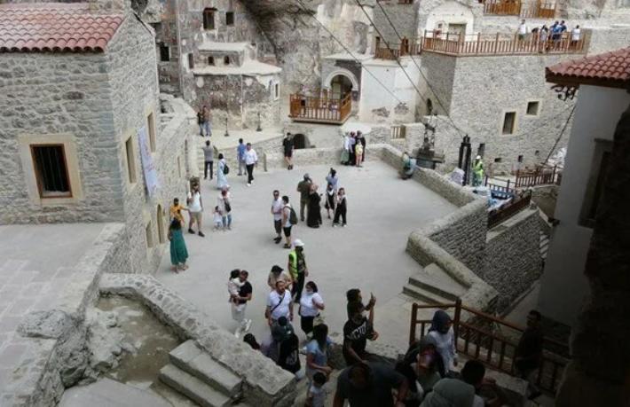 Geçtiğimiz hafta ziyarete açılmıştı... Sümela Manastırı'na yoğun ilgi