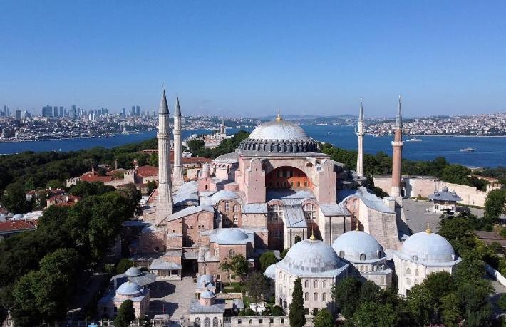 Bakanlıktan Ayasofya ve Kariye açıklaması