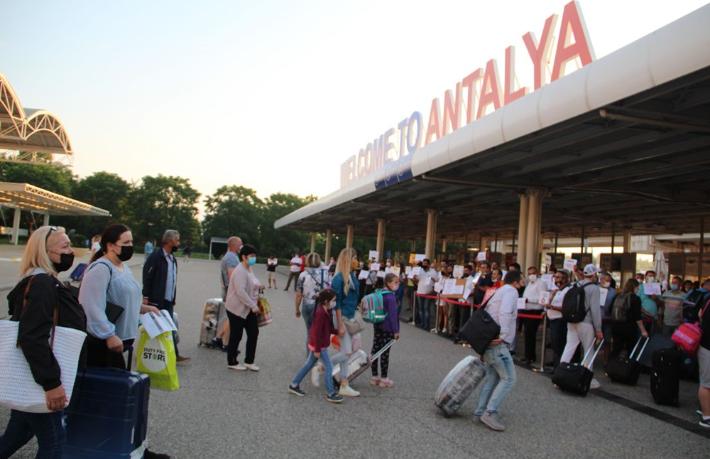 Antalya'ya yılbaşından bugüne kadar kaç turist geldi?