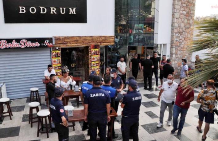 İçinde 450 turistin bulunduğu otel mühürlendi