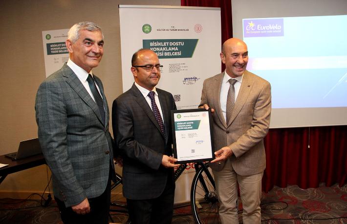 İzmir'de bisiklet dostu konaklama tesisi belgesi alan ilk otel oldu