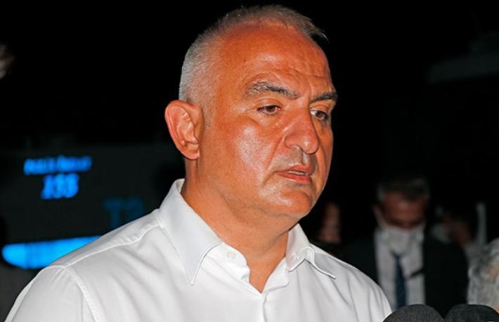 Bakan Ersoy: Yangınla mücadele tweetle olmuyor