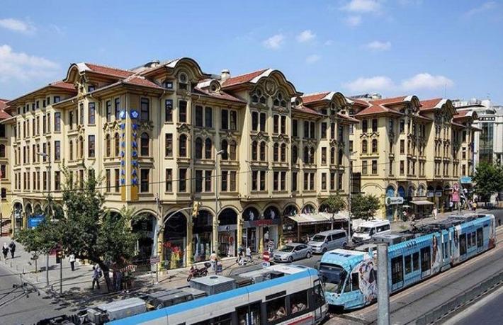Otel olarak kullanılan Tayyare Apartmanı satılıyor mu?