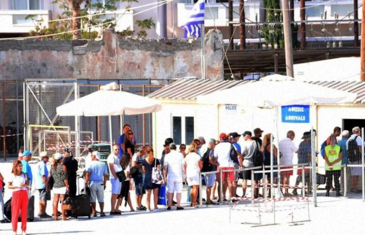 Yunanistan Türkiye’ye sınır kapılarını açtı