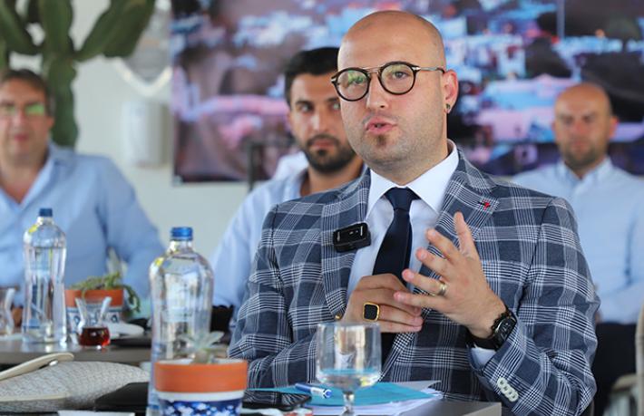 Bodrum'da hayatı etkileyen bir süreç yok... Yer yer iptaller olsa da, turizm devam ediyor